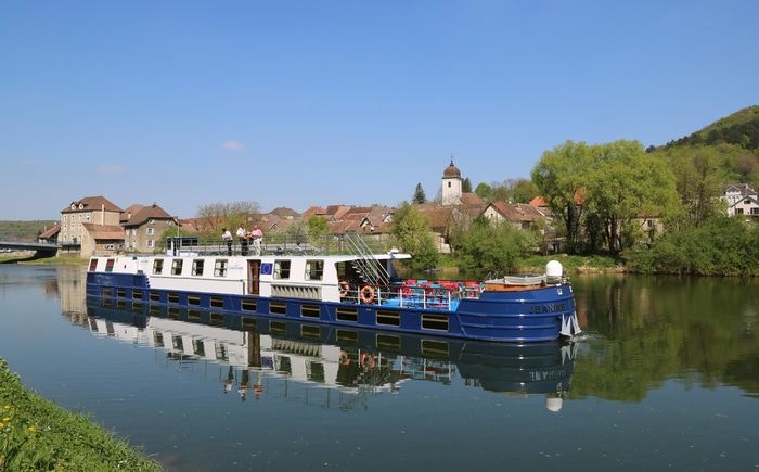 Shore excursions and activities on MS Jeanine
